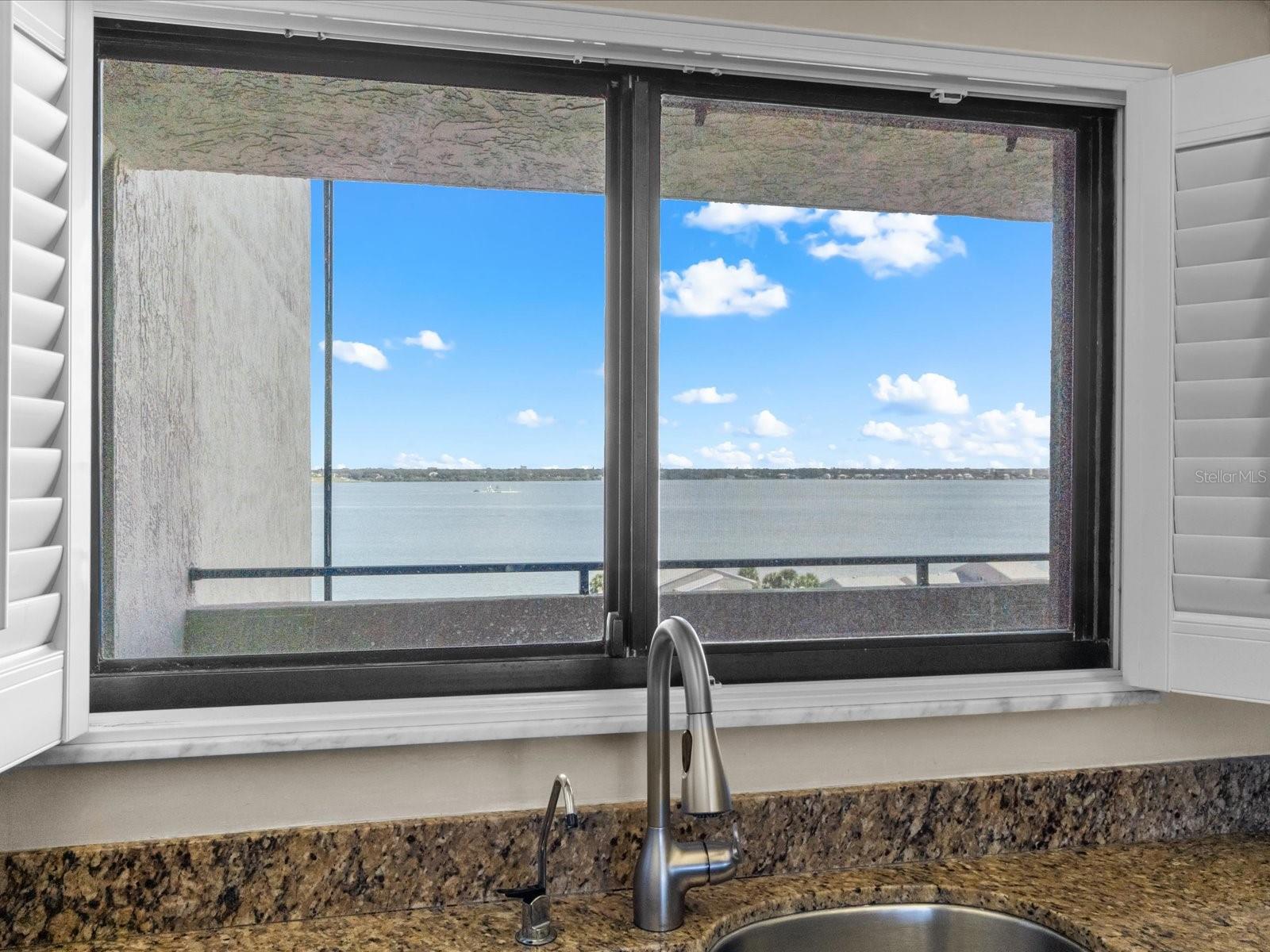 LIGHTHOUSE TOWERS CONDO - Residential