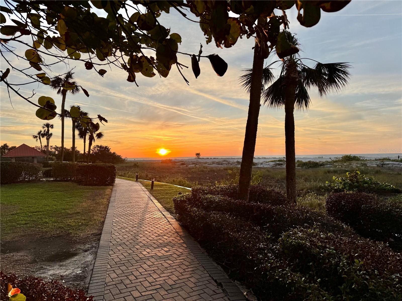 LIGHTHOUSE TOWERS CONDO - Residential