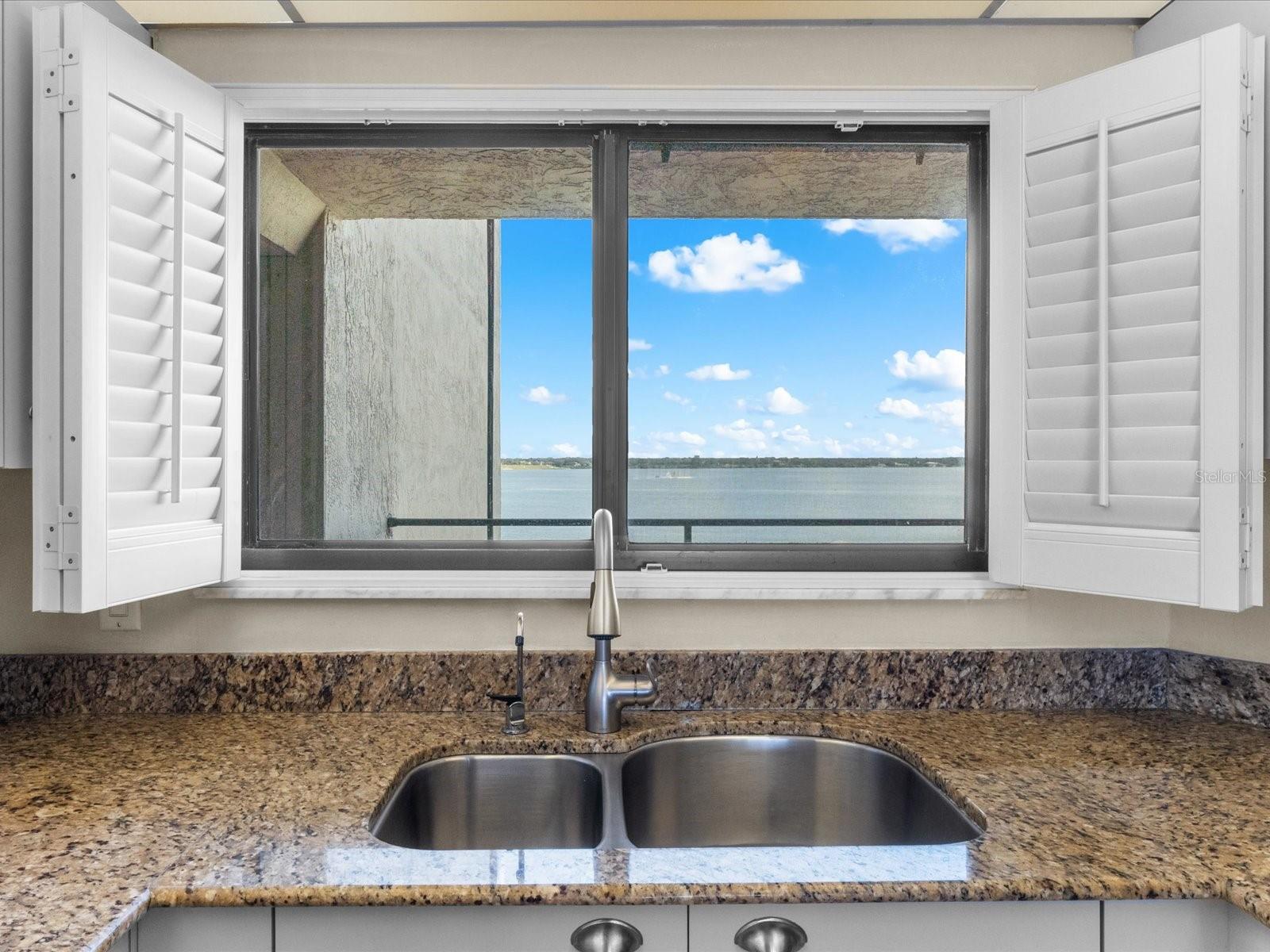 LIGHTHOUSE TOWERS CONDO - Residential