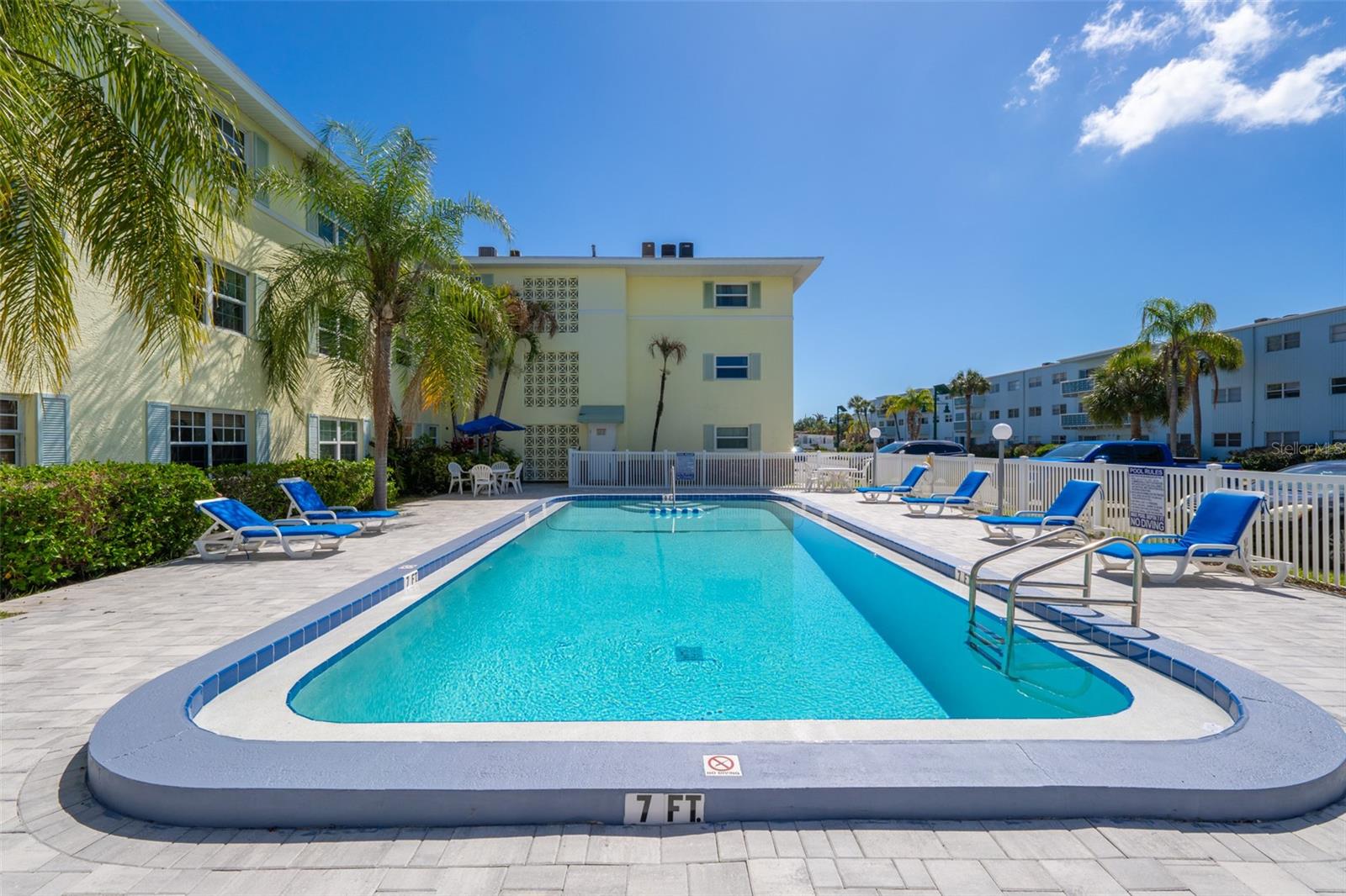 THE COLONIAL HOUSE CONDO - Residential