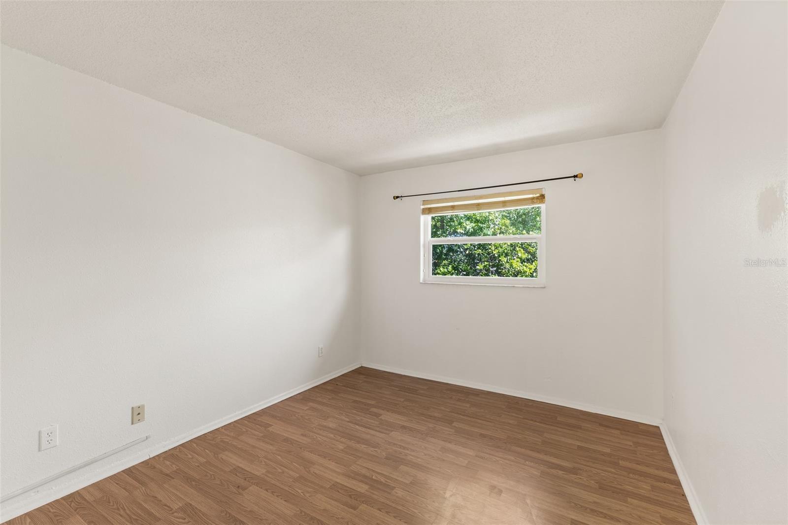 THE COLONIAL HOUSE CONDO - Residential