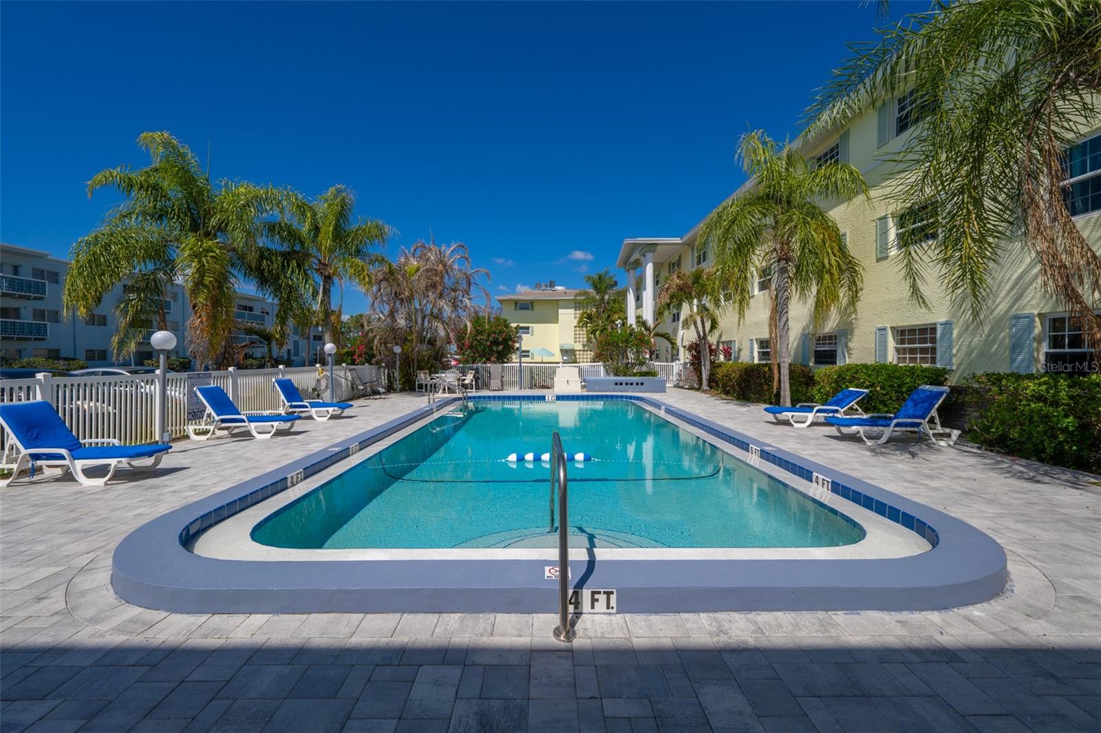 THE COLONIAL HOUSE CONDO - Residential