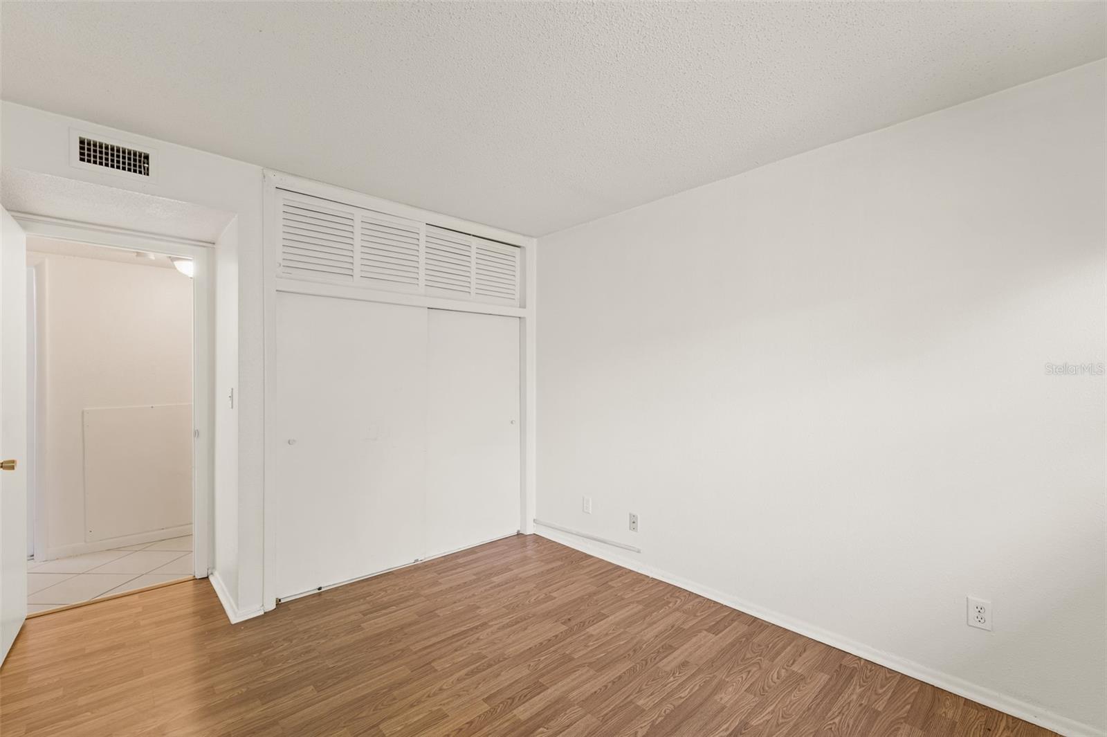 THE COLONIAL HOUSE CONDO - Residential