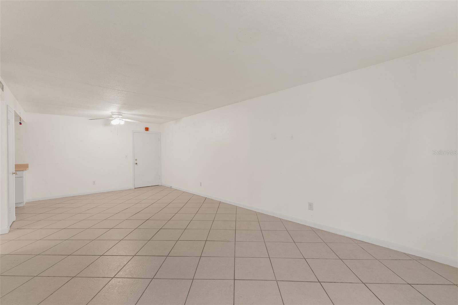 THE COLONIAL HOUSE CONDO - Residential