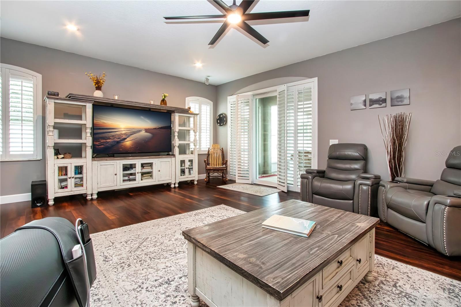 515 PLANTERS MANOR WAY