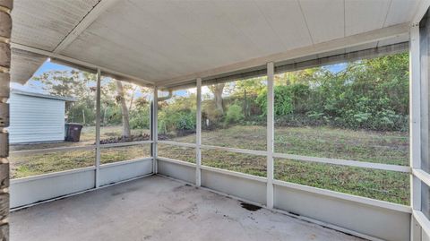 A home in LAKE WALES