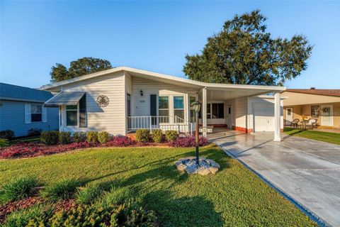 A home in LADY LAKE