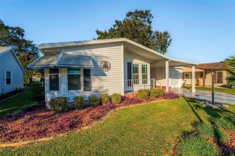 A home in LADY LAKE