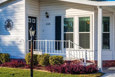 A home in LADY LAKE