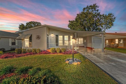 A home in LADY LAKE