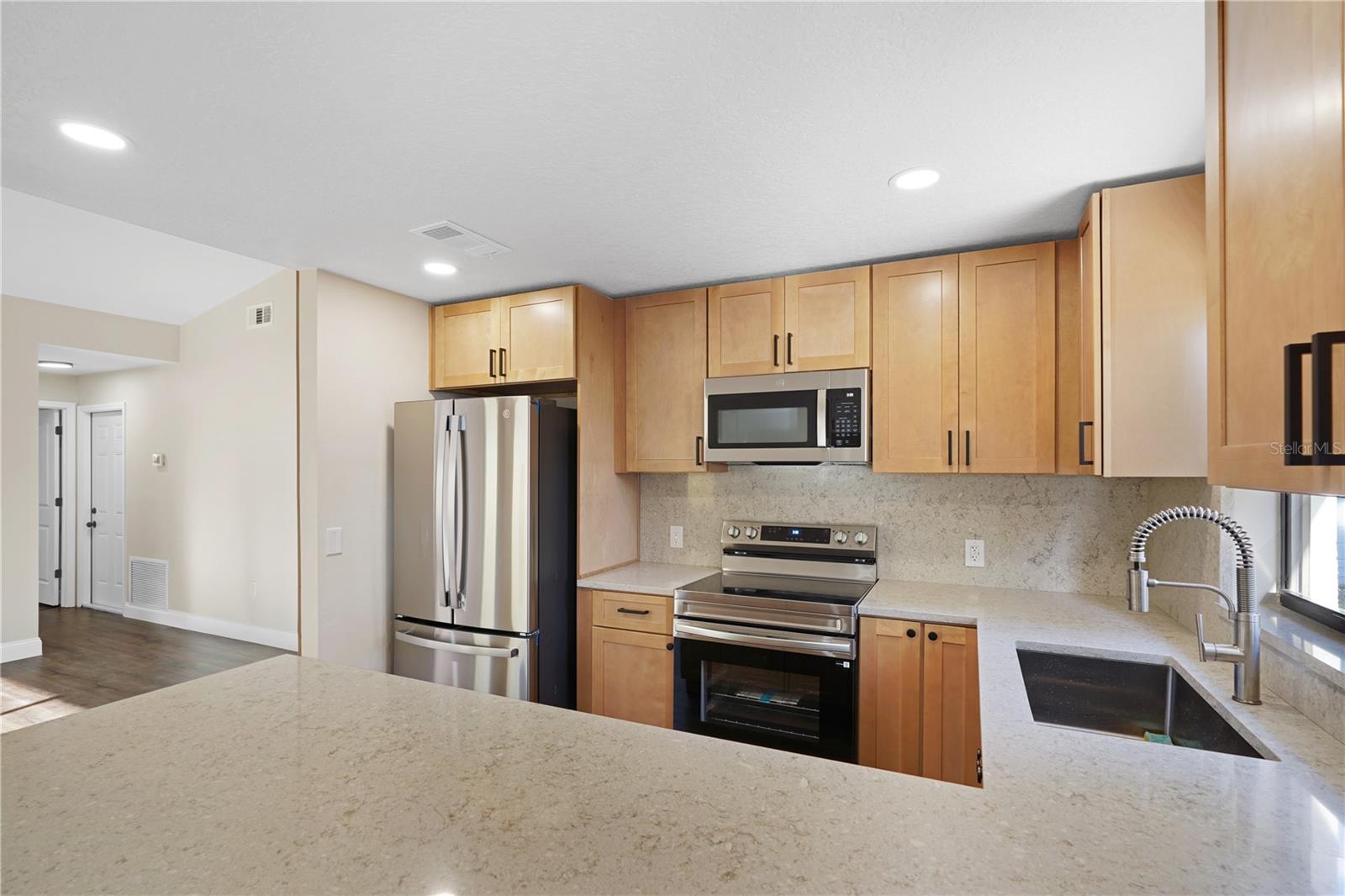 WHISPER LAKES - Residential