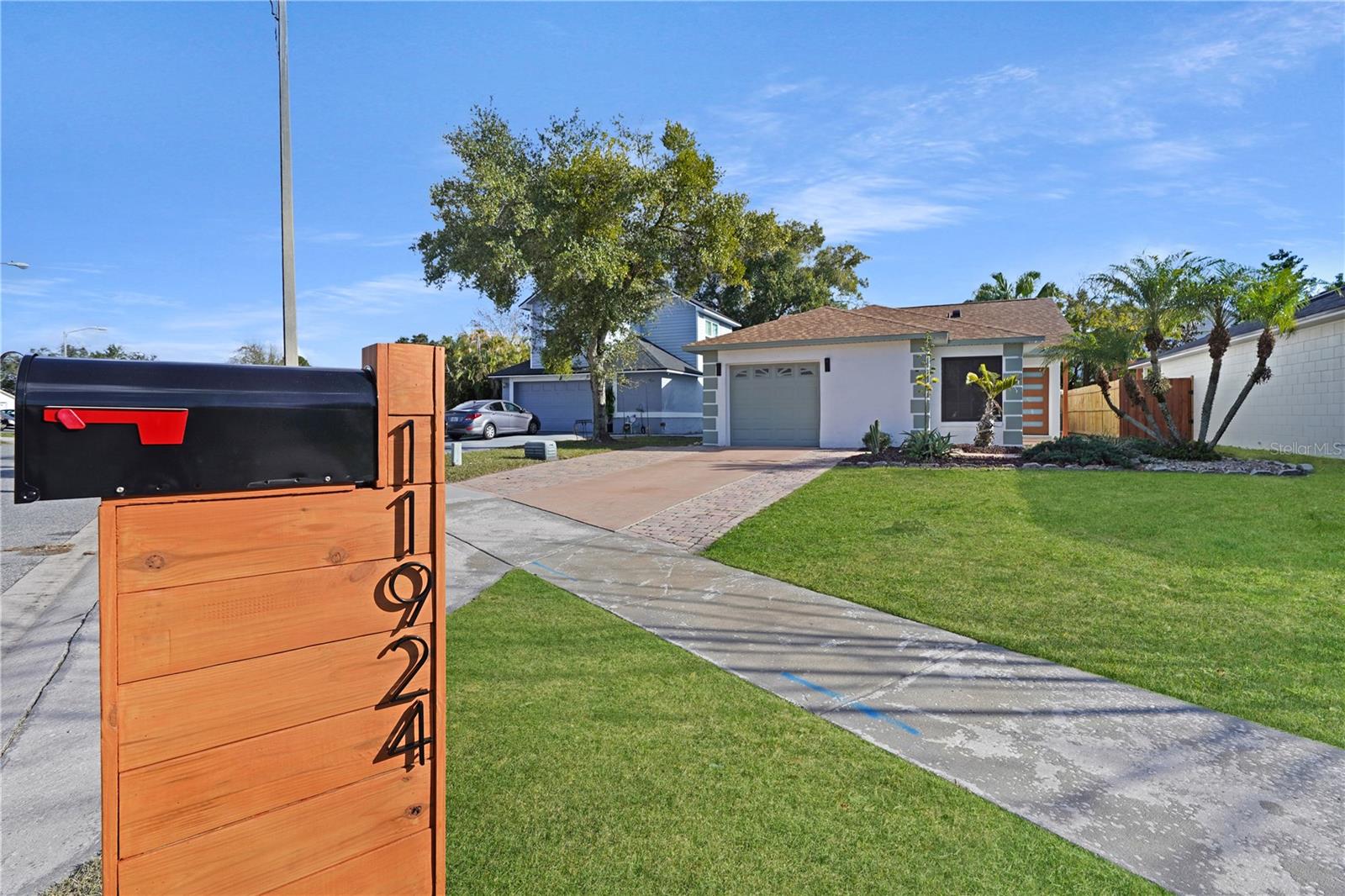 WHISPER LAKES - Residential