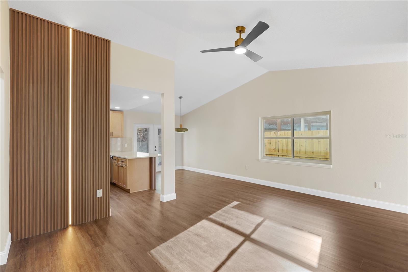 WHISPER LAKES - Residential