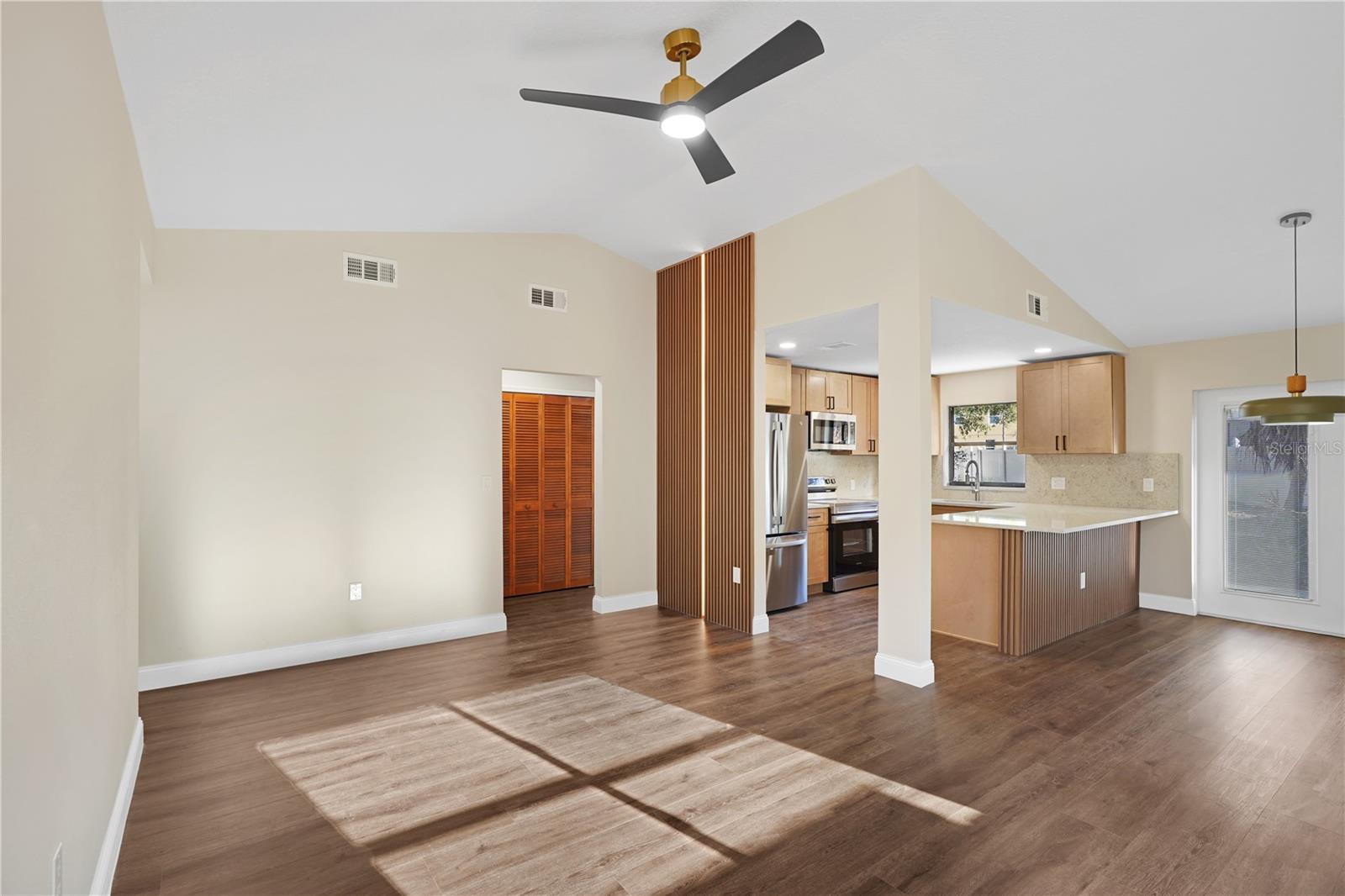 WHISPER LAKES - Residential