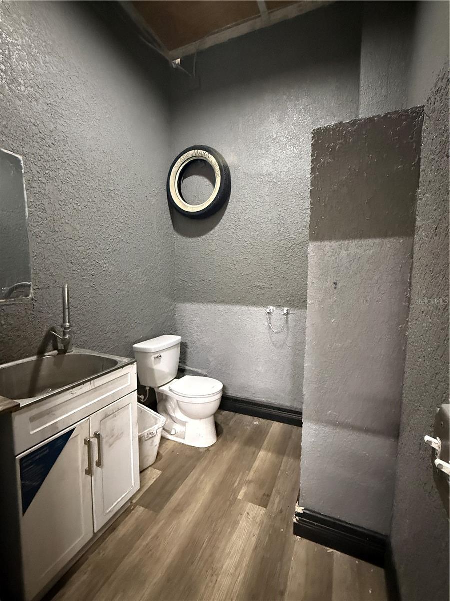 POTTERFIELD GARDEN AC - H - Commercial Lease