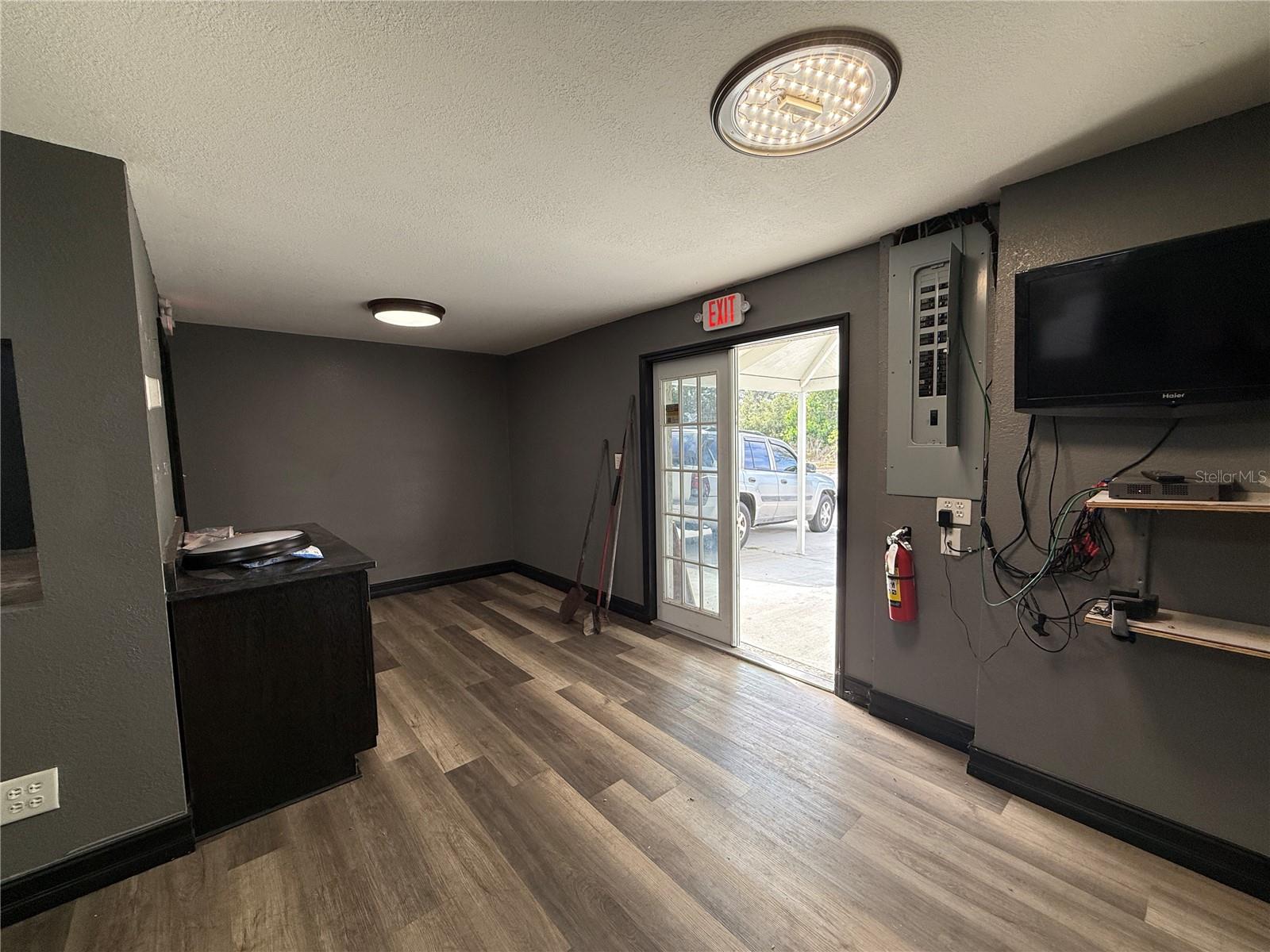 POTTERFIELD GARDEN AC - H - Commercial Lease