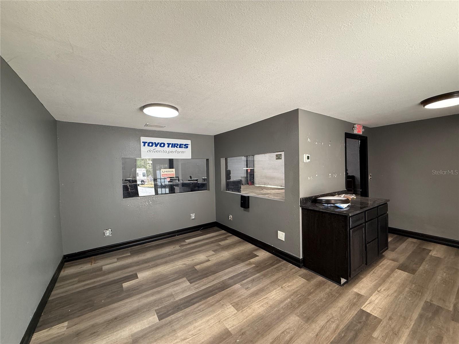 POTTERFIELD GARDEN AC - H - Commercial Lease