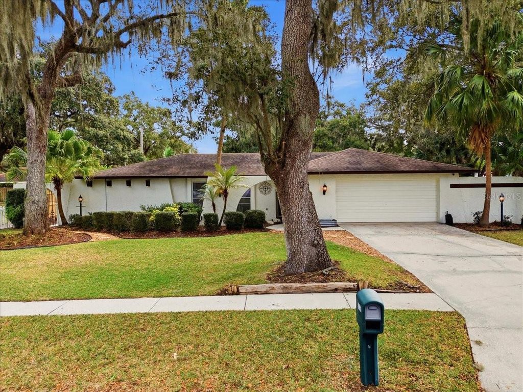 Photo of 6320 Oak Court, Lakeland, FL 33813 (MLS # L4958302)