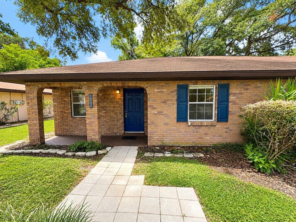 Photo of 3113 Woodhill Road, Winter Haven, FL 33881 (MLS # C7530142)