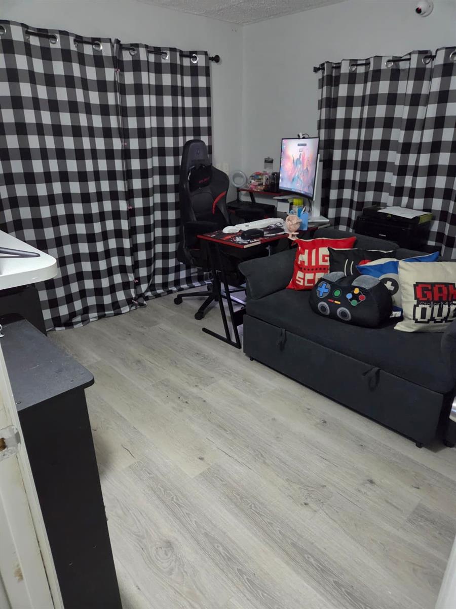 LYNNWOOD ESTATES 1ST ADD - Residential