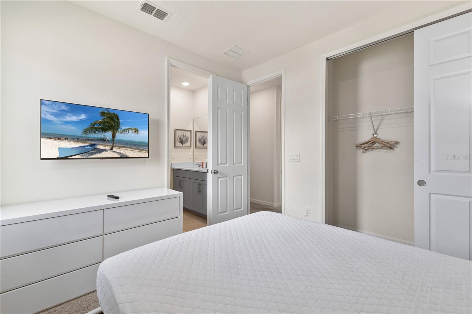 SOLARA RESIDENCE VACATION VILLAS REP - Residential