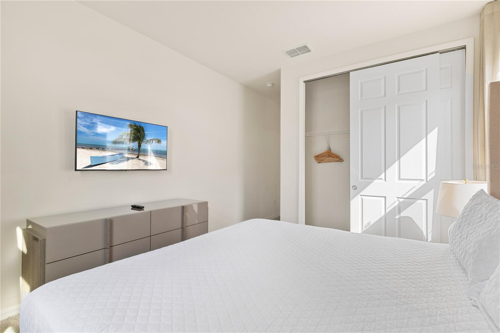 SOLARA RESIDENCE VACATION VILLAS REP - Residential