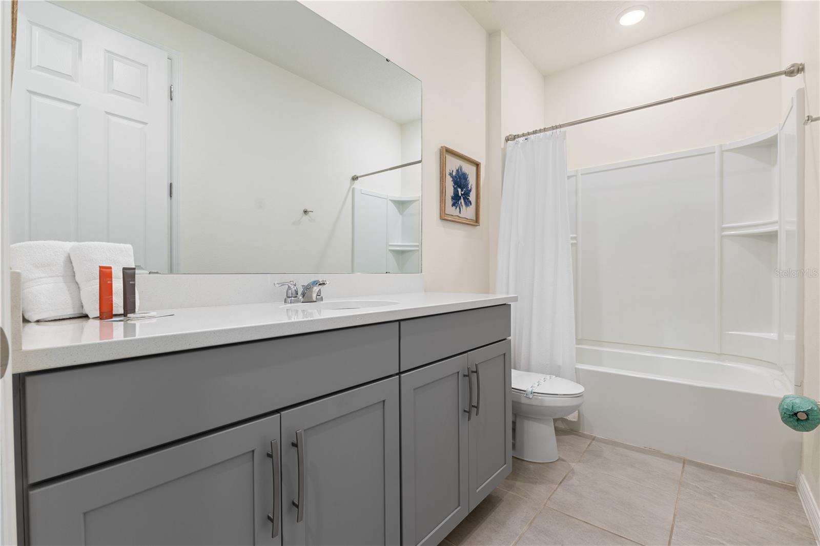 SOLARA RESIDENCE VACATION VILLAS REP - Residential