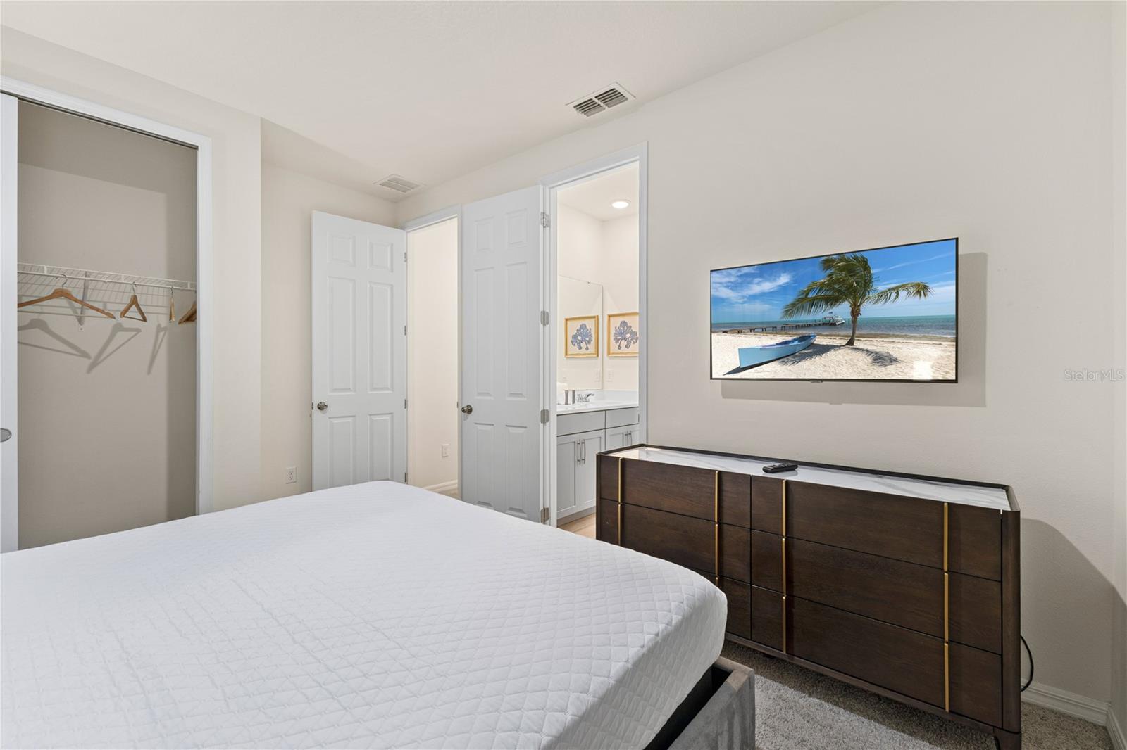 SOLARA RESIDENCE VACATION VILLAS REP - Residential