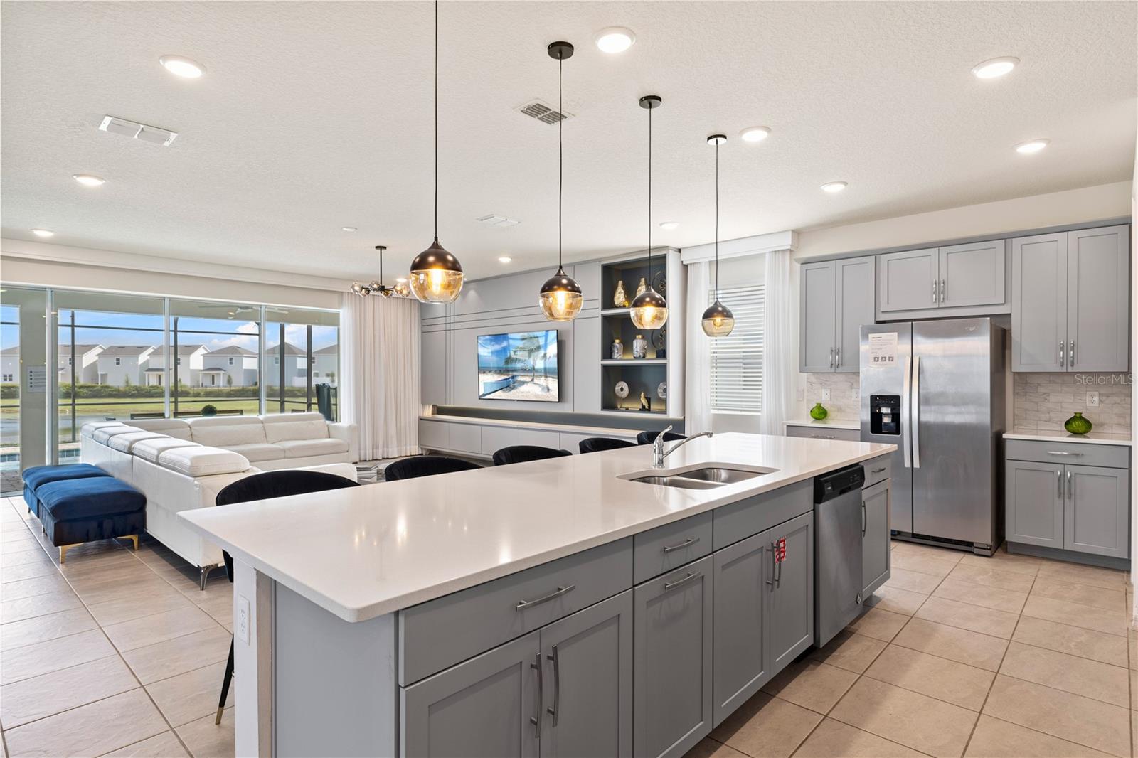 SOLARA RESIDENCE VACATION VILLAS REP - Residential