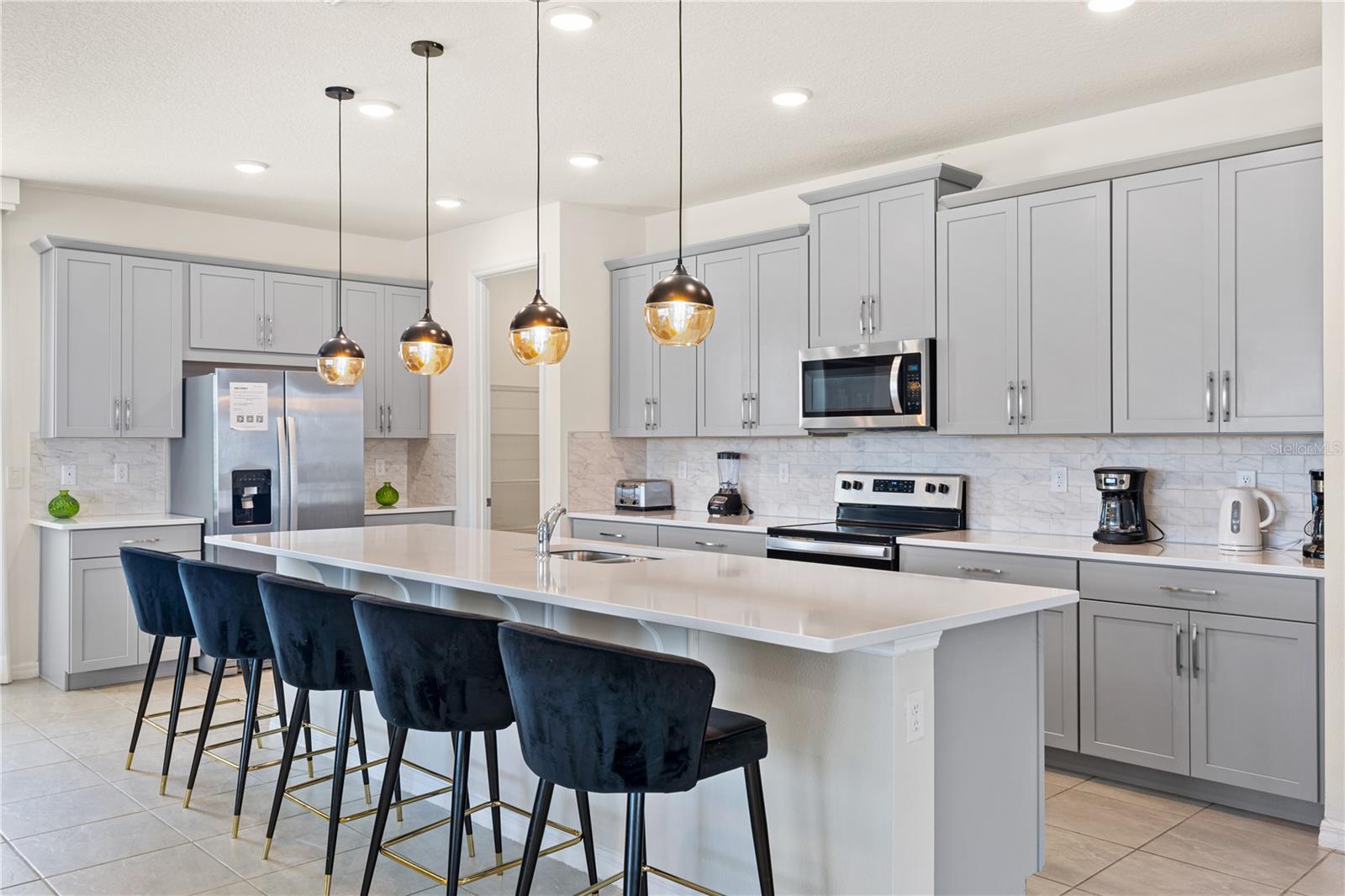 SOLARA RESIDENCE VACATION VILLAS REP - Residential