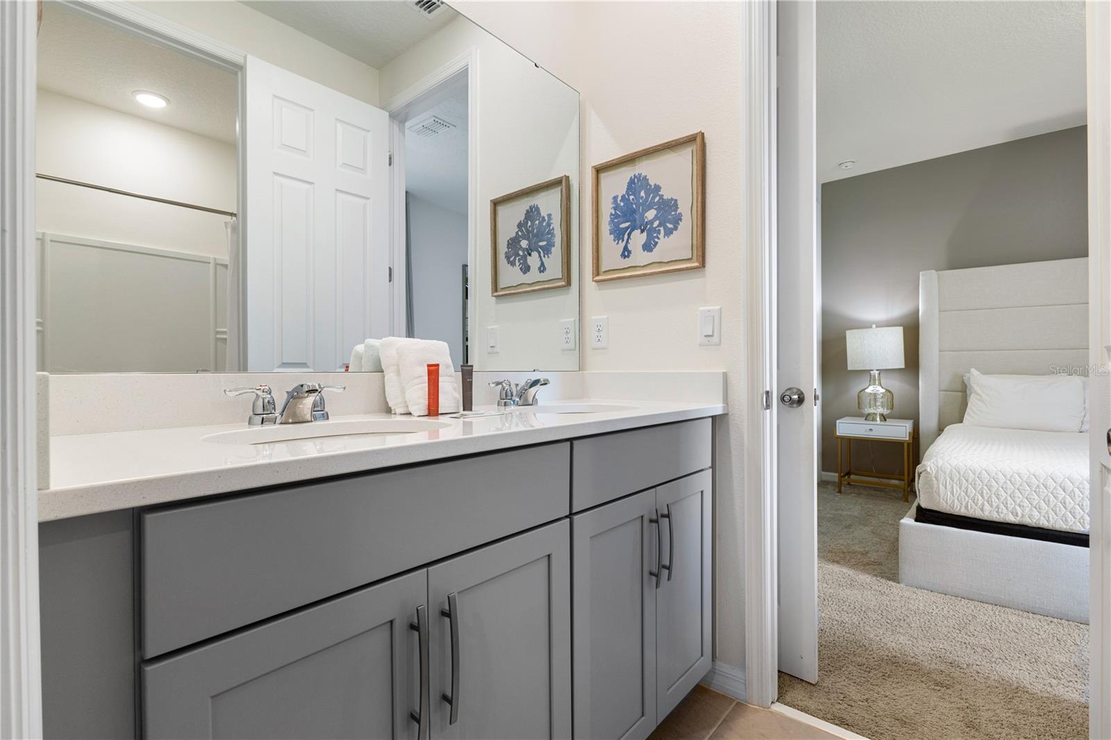 SOLARA RESIDENCE VACATION VILLAS REP - Residential