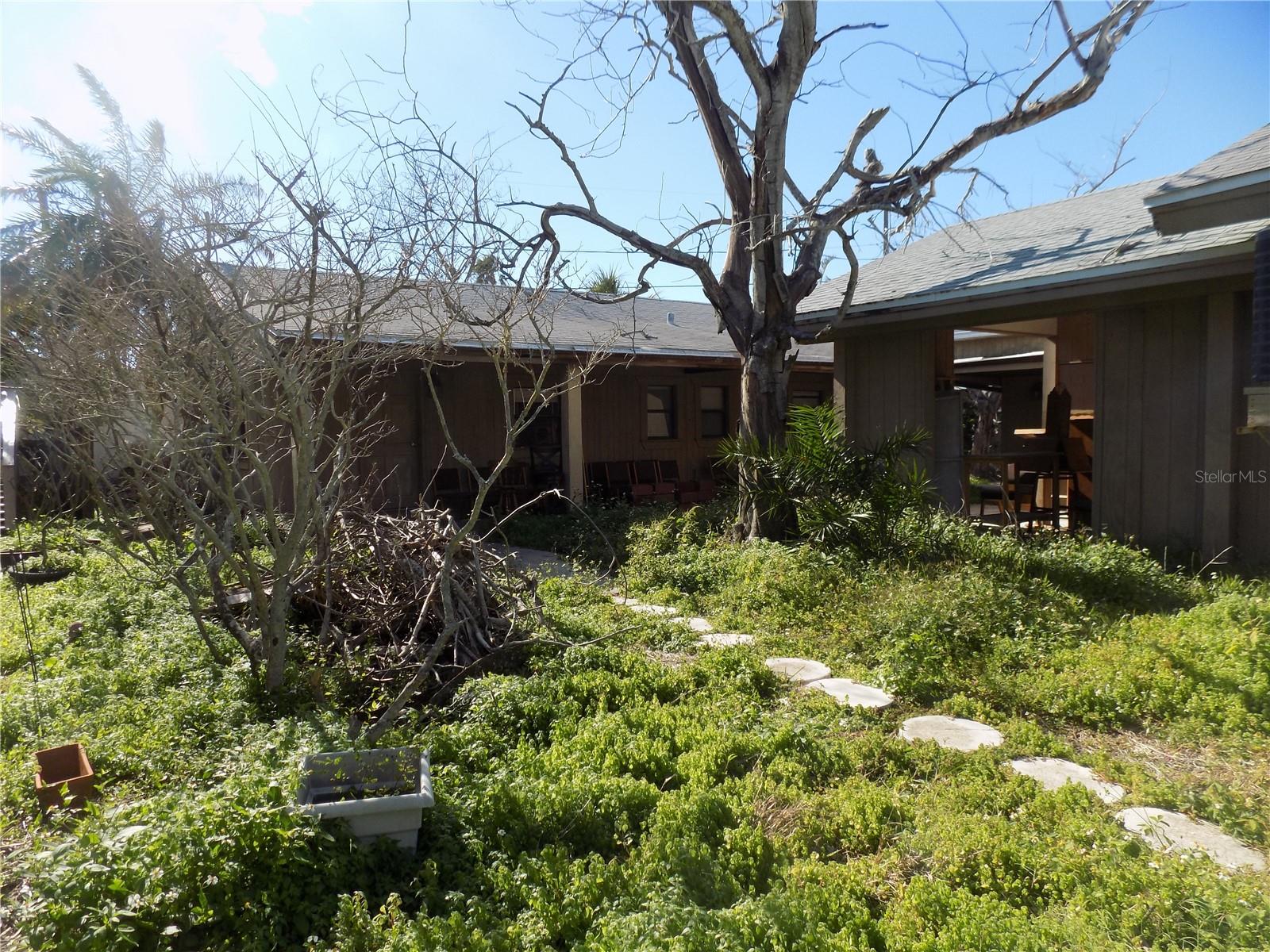 PAGES REP OF MITCHELLS BEACH - Land