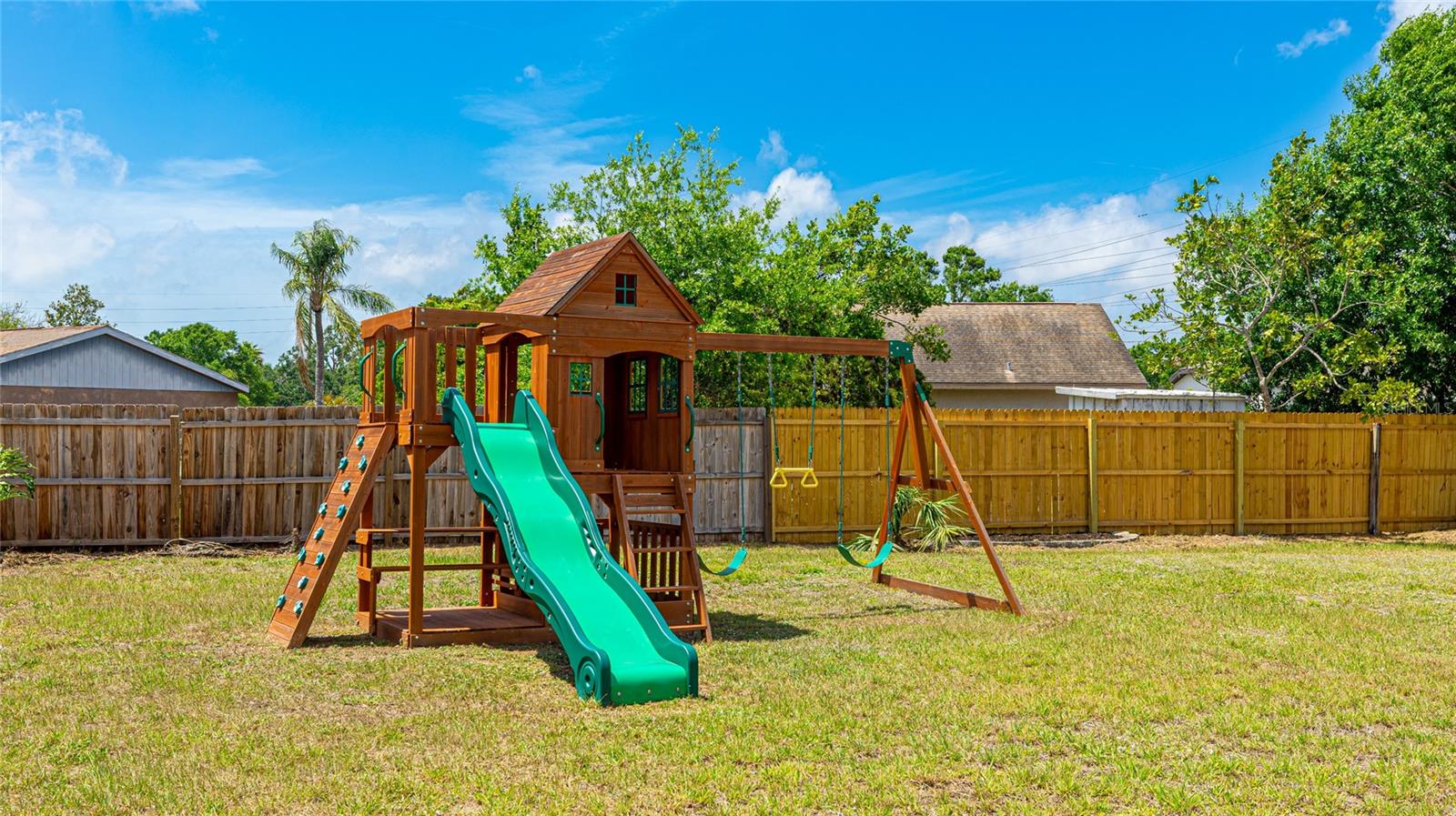 LOCKWOOD MEADOWS - Residential