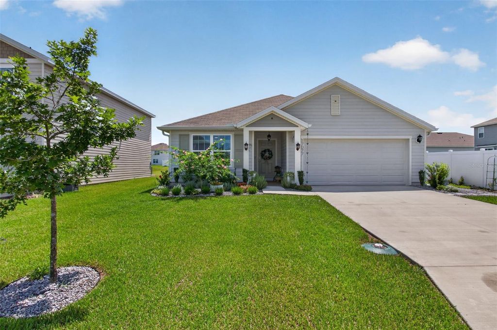 Photo of 17077 NW 177th Terrace, Alachua, FL 32615 (MLS # GC542091)