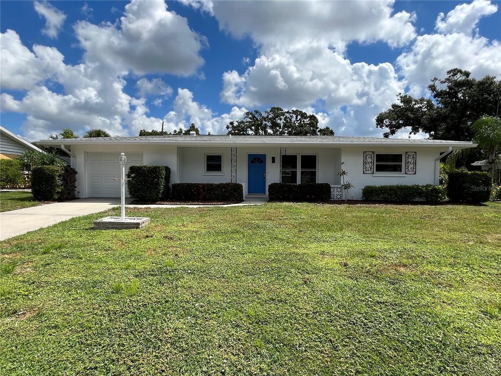 SOUTH GATE MANOR - Residential