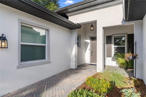 A home in LADY LAKE