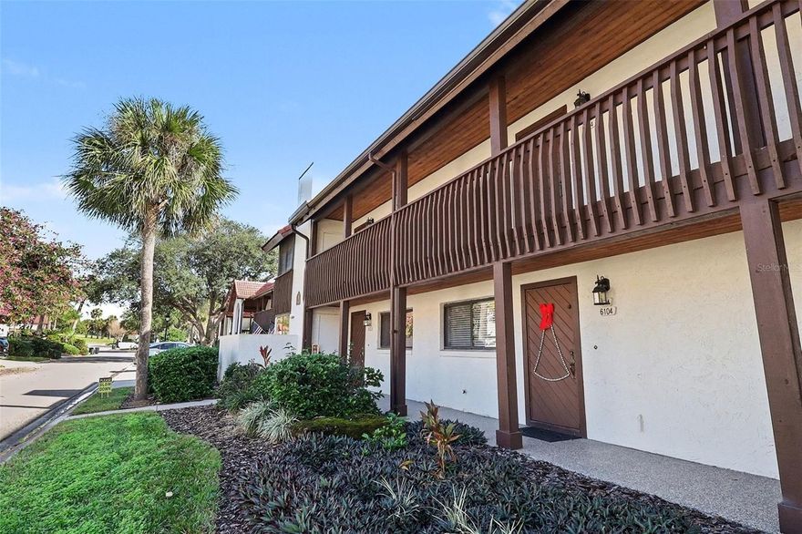 Charming 2/2 condo in Lake Wales offering low-maintenance living and beautiful views. Located near Lake Wales Country Club, Bok Tower Gardens, and easy access to shopping and restaurants. Perfect for seasonal or year-round living.