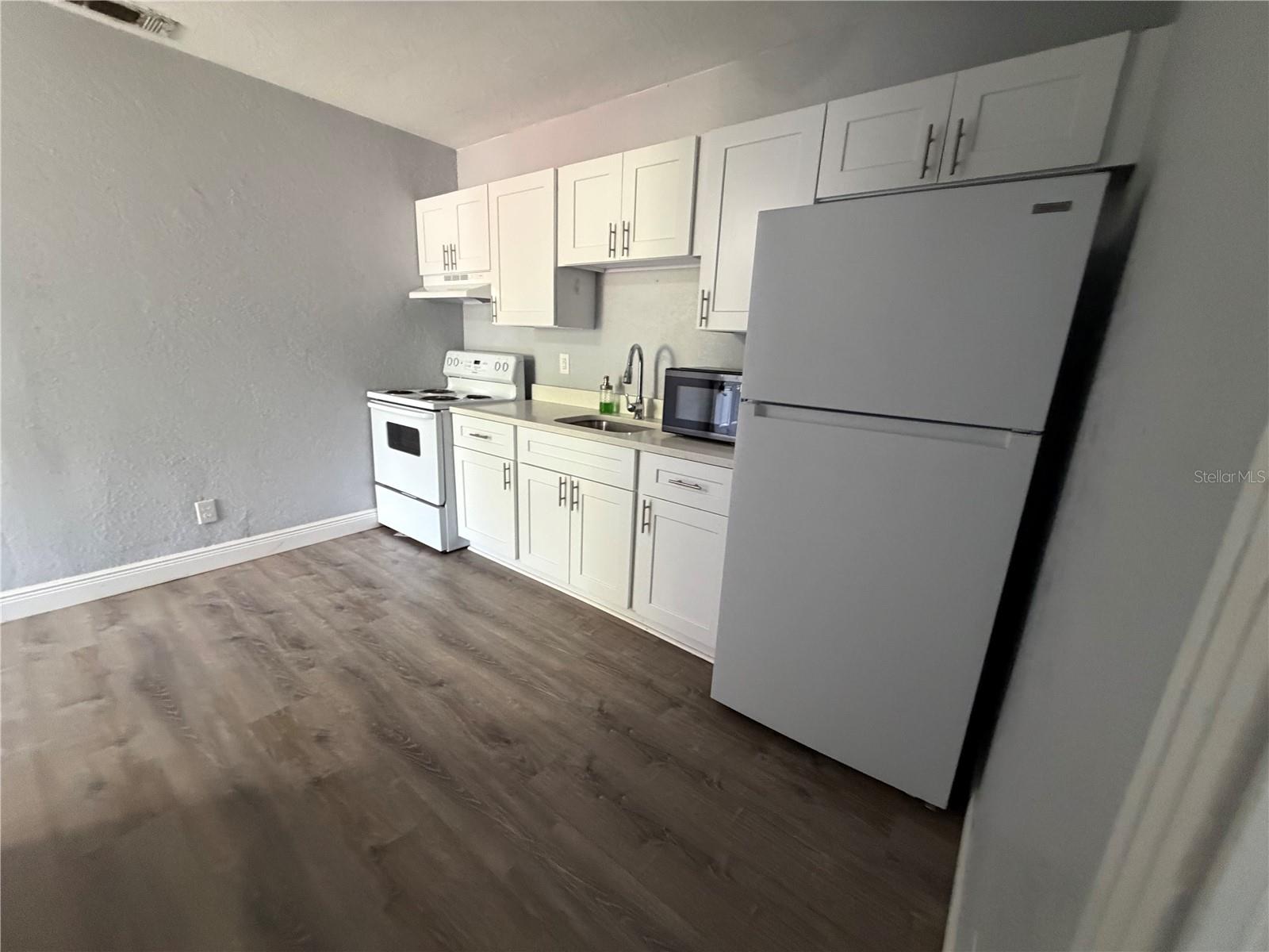 CROMWELL HEIGHTS - Residential Lease