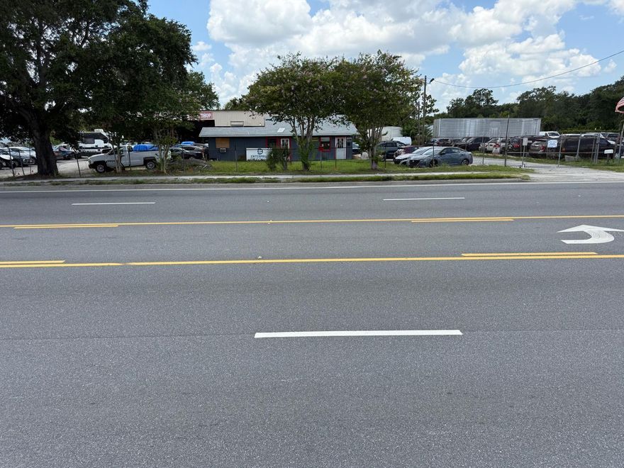 Orange Ave. Great Opportunity for Commercial 3 zoning property over 1/2 acre. Zoning allows many uses such as a mechanic shop, bus transportation company, gas station, restaurant, office space, car lot, Car dealer etc.
Unique Commercial Opportunity on Orange Avenue – Orlando!
?? Prime location with excellent visibility and access
Presenting this versatile commercial property in the heart of Orlando, located on the well-known Orange Avenue. Sitting on a 0.64-acre lot (27,878 sq. ft.) and zoned IND-3, this property offers exceptional potential for a wide variety of business uses.
? Key Features:
        • Main open warehouse: 6285 sq. ft.
 • Additional prefab home/office: 1,715 sq. ft.
?? Office equipped with air conditioning
ORG/C-3 zoning allows for multiple commercial and industrial uses, including:
 • Auto repair shops
 • Truck or bus storage & transport
 • Gas stations
 • Restaurants and food trucks
 • Administrative offices
 • Car dealerships
 • Logistics or distribution companies
 • Commercial parking lots
A rare opportunity offering space, zoning flexibility, and a strategic location—ideal for entrepreneurs, investors, or growing businesses.