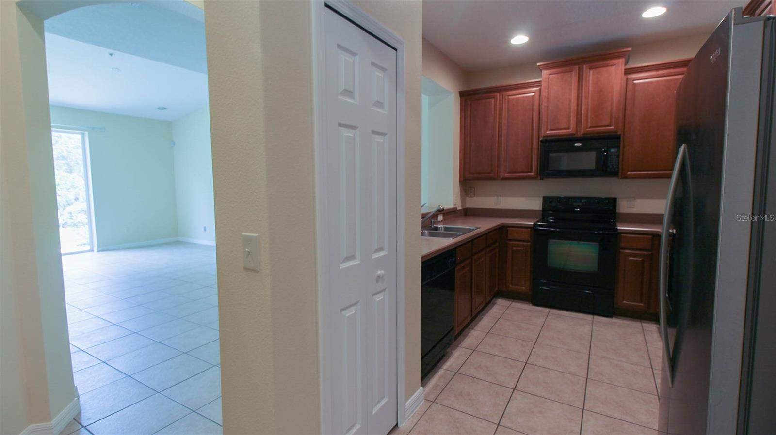 CRESTWOOD HEIGHTS - Residential Lease