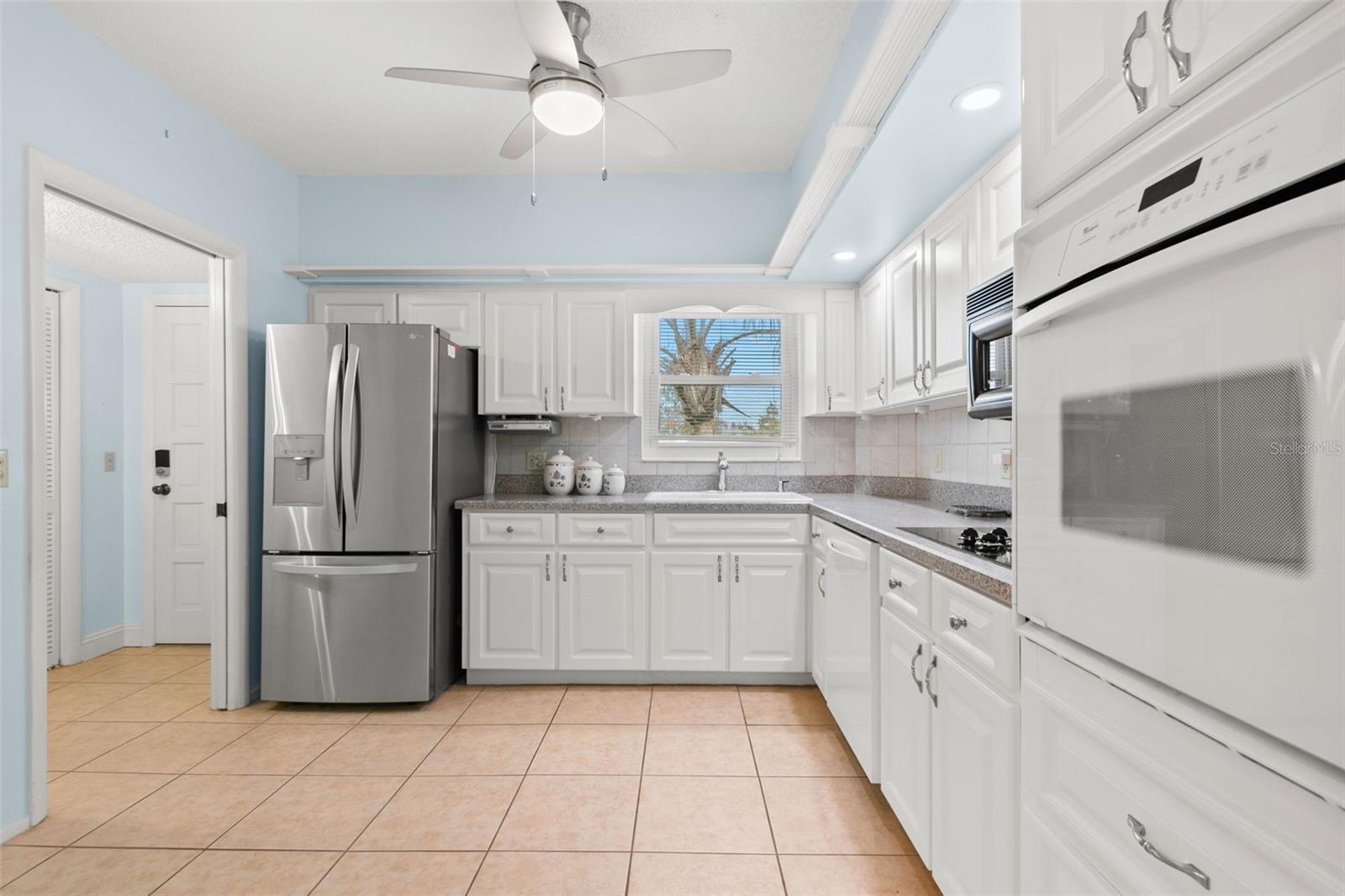 ON TOP OF THE WORLD - Residential Lease