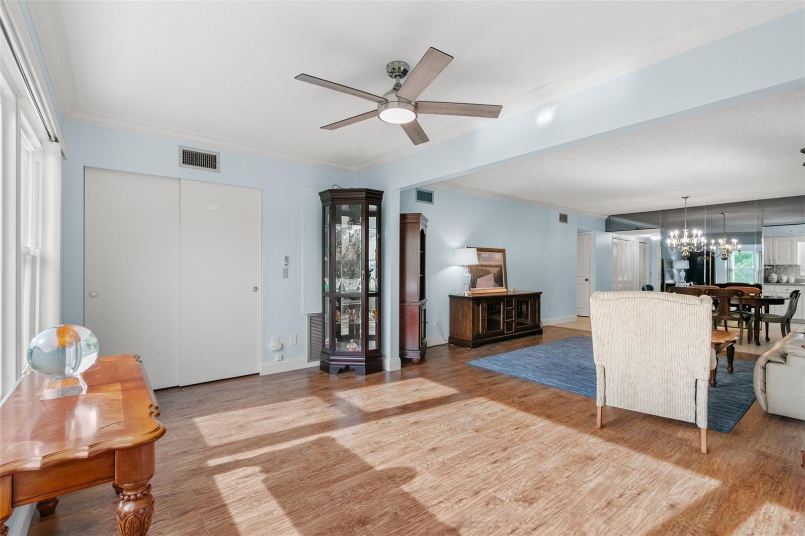 ON TOP OF THE WORLD - Residential Lease