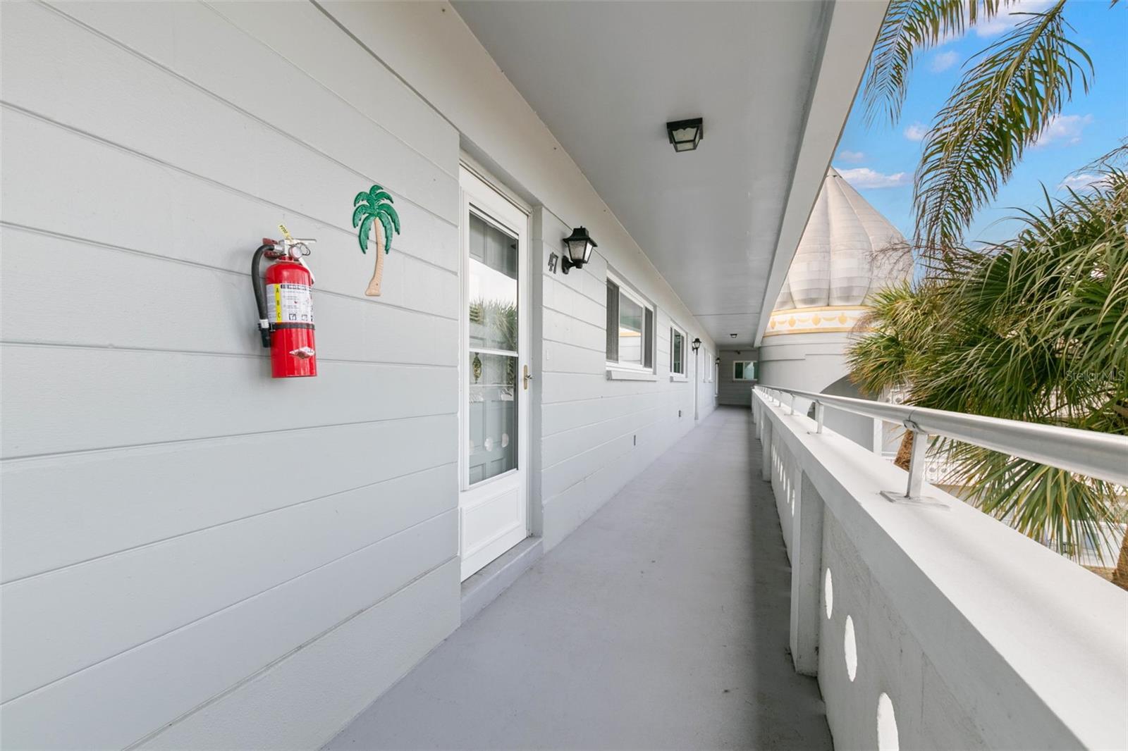 ON TOP OF THE WORLD - Residential Lease