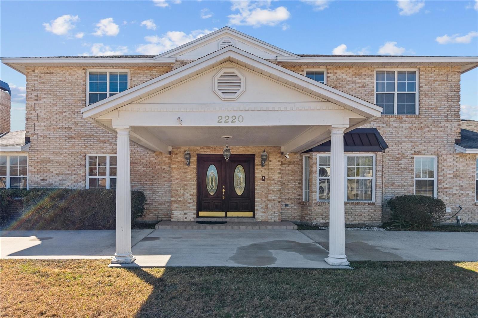 2220 TOURNAMENT COURT