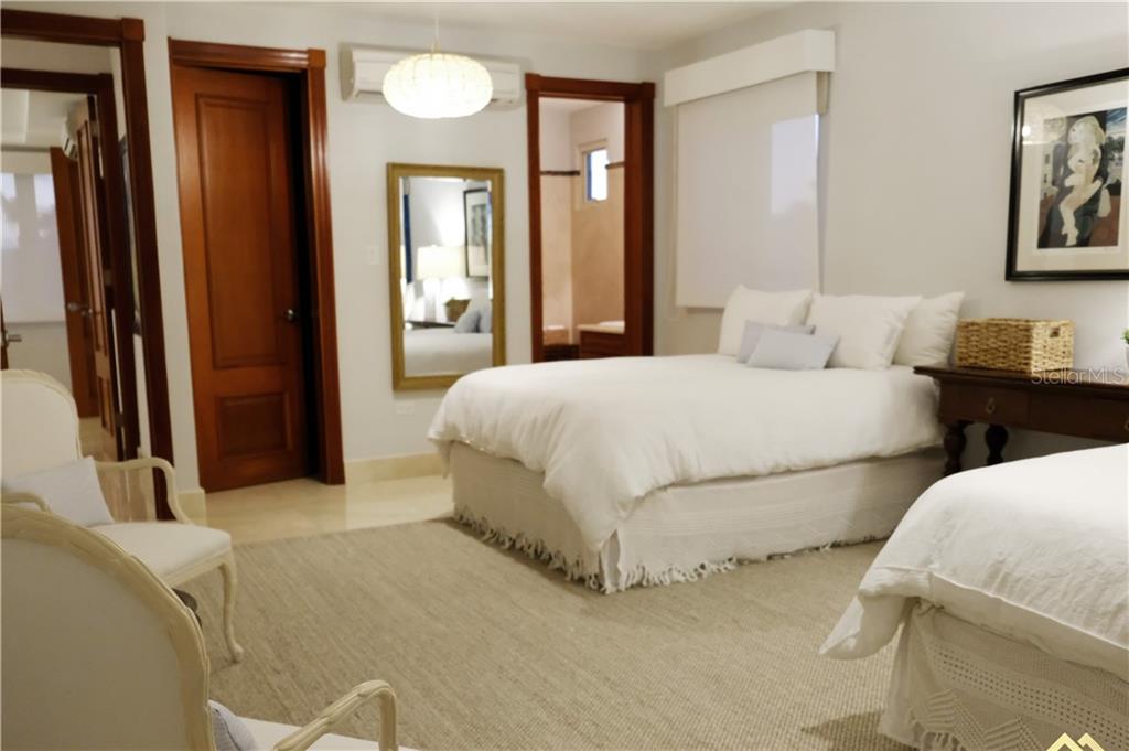 DORADO BEACH EAST - Residential