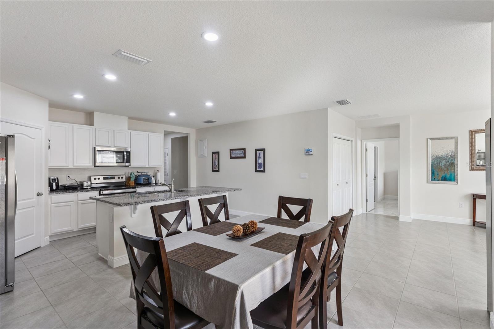 PRAIRIE OAKS - Residential