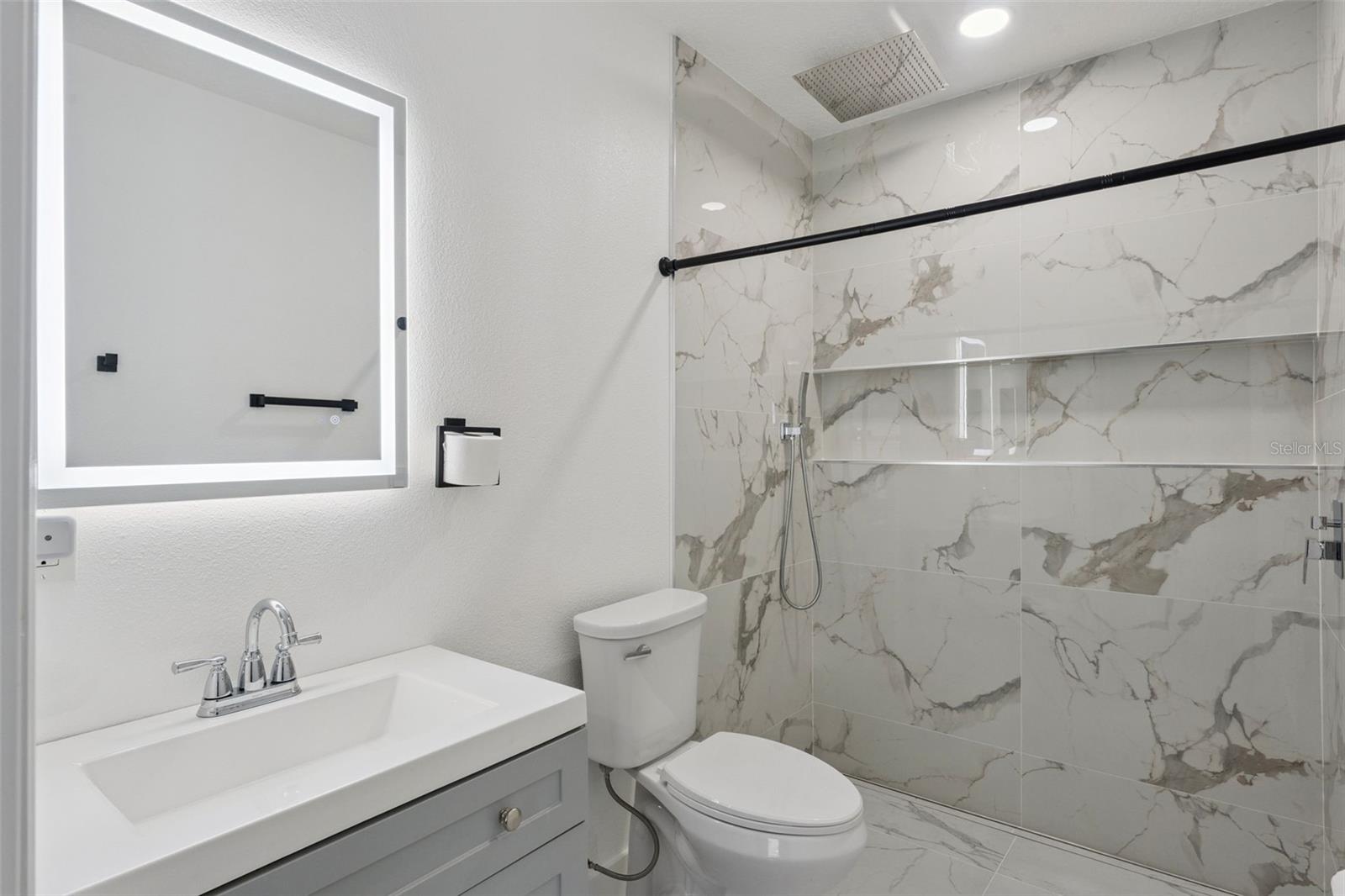 PRAIRIE OAKS - Residential