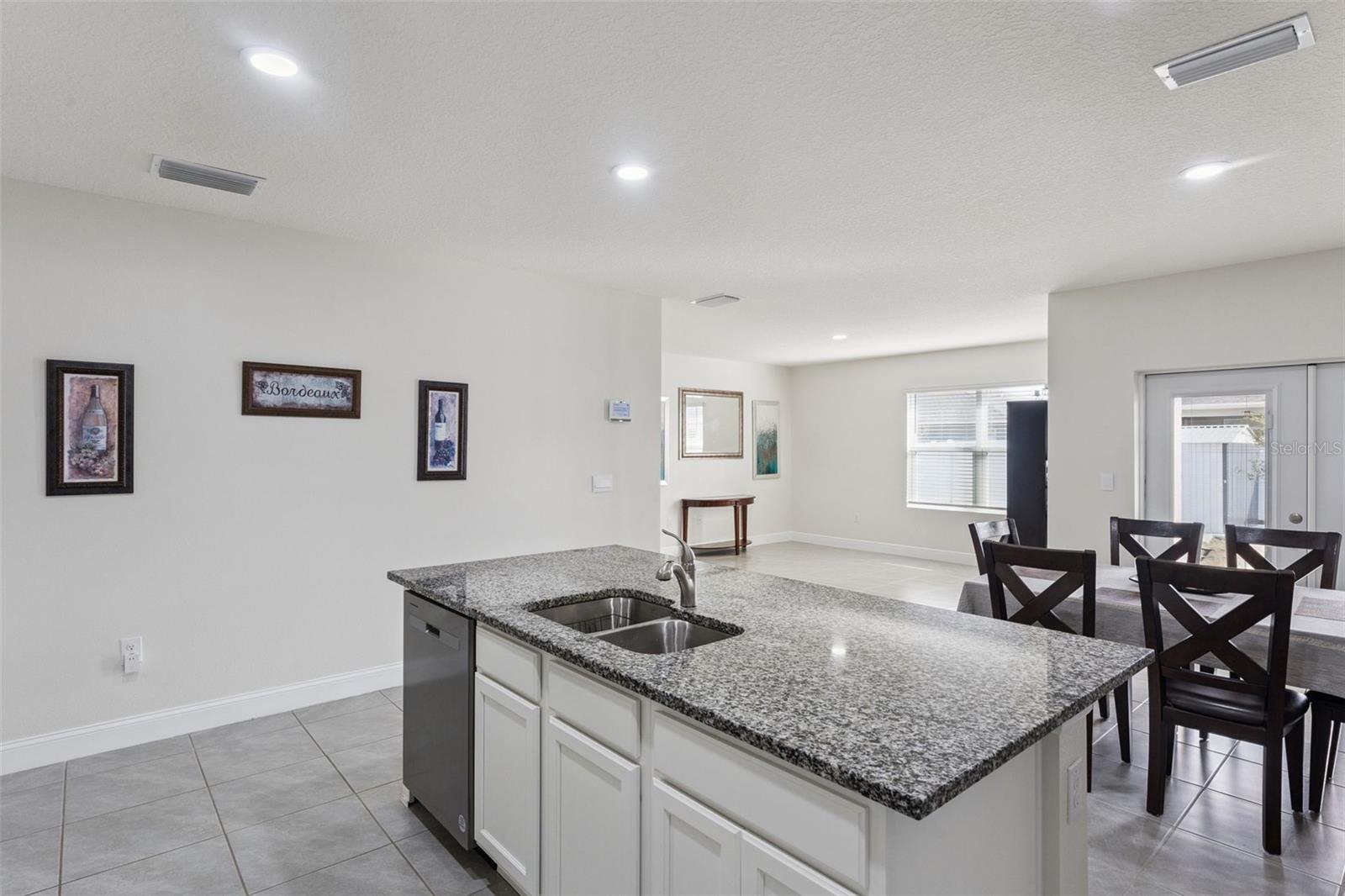 PRAIRIE OAKS - Residential