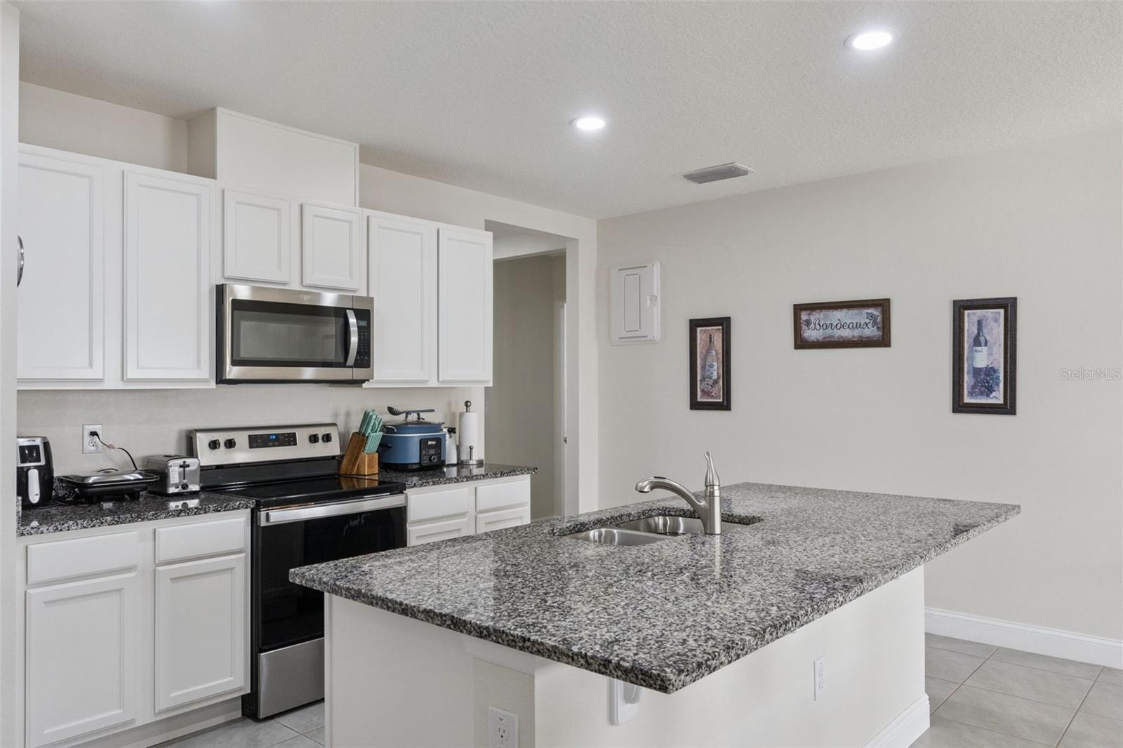 PRAIRIE OAKS - Residential