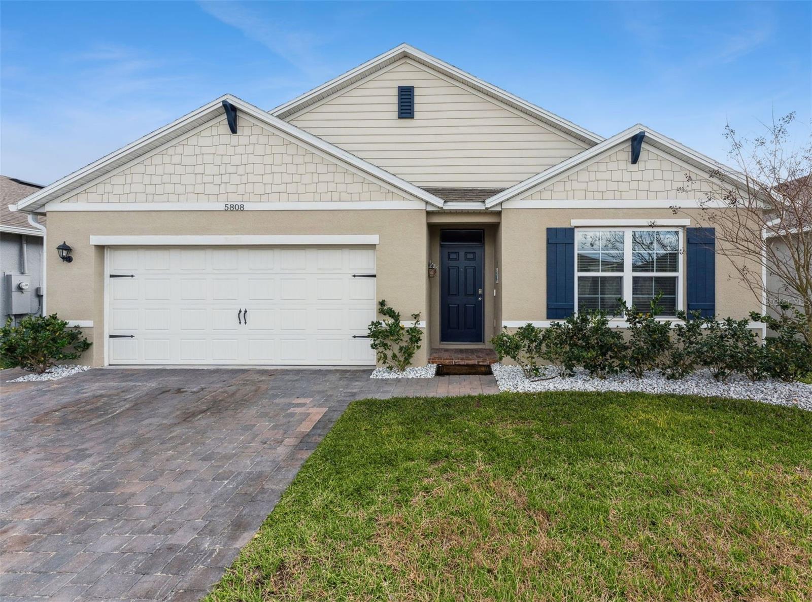 PRAIRIE OAKS - Residential